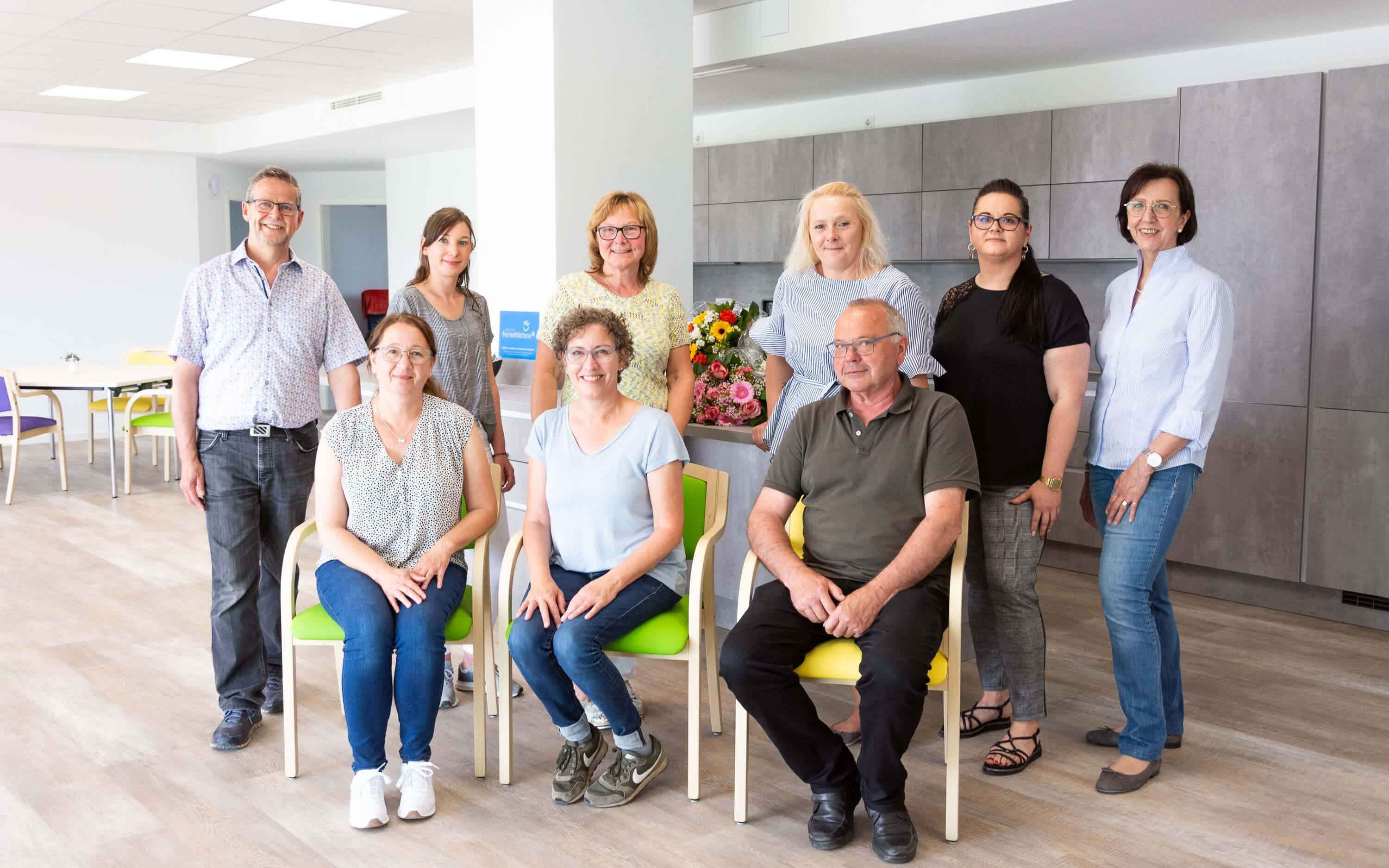 Team_mit_Leitung_u._Vorstand Caritasverband für den Landkreis Kitzingen e.V. – Tagespflege St. Hedwig in Schwarzach nimmt Betrieb auf